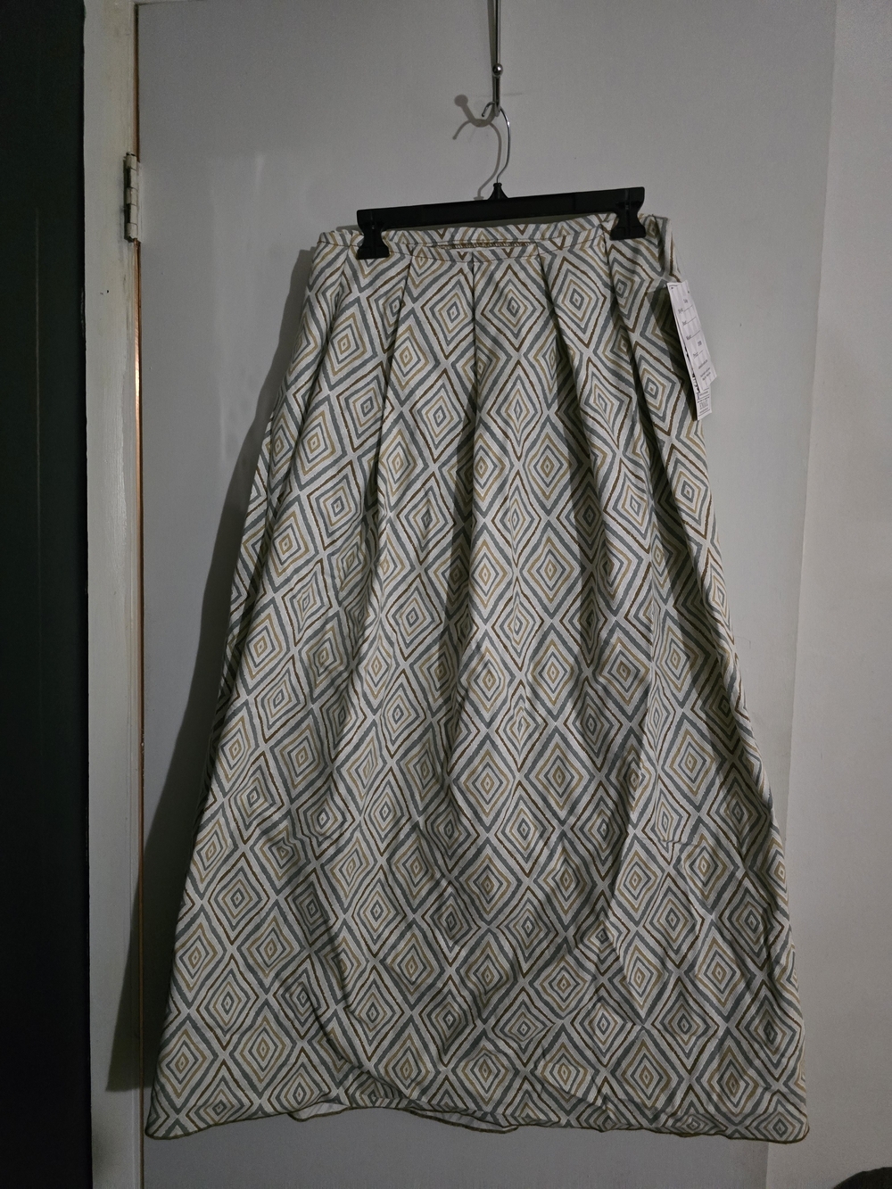 Geometric Diamond-Print Maxi Skirt in Cream and Gray ONE SIZE FITS ALL